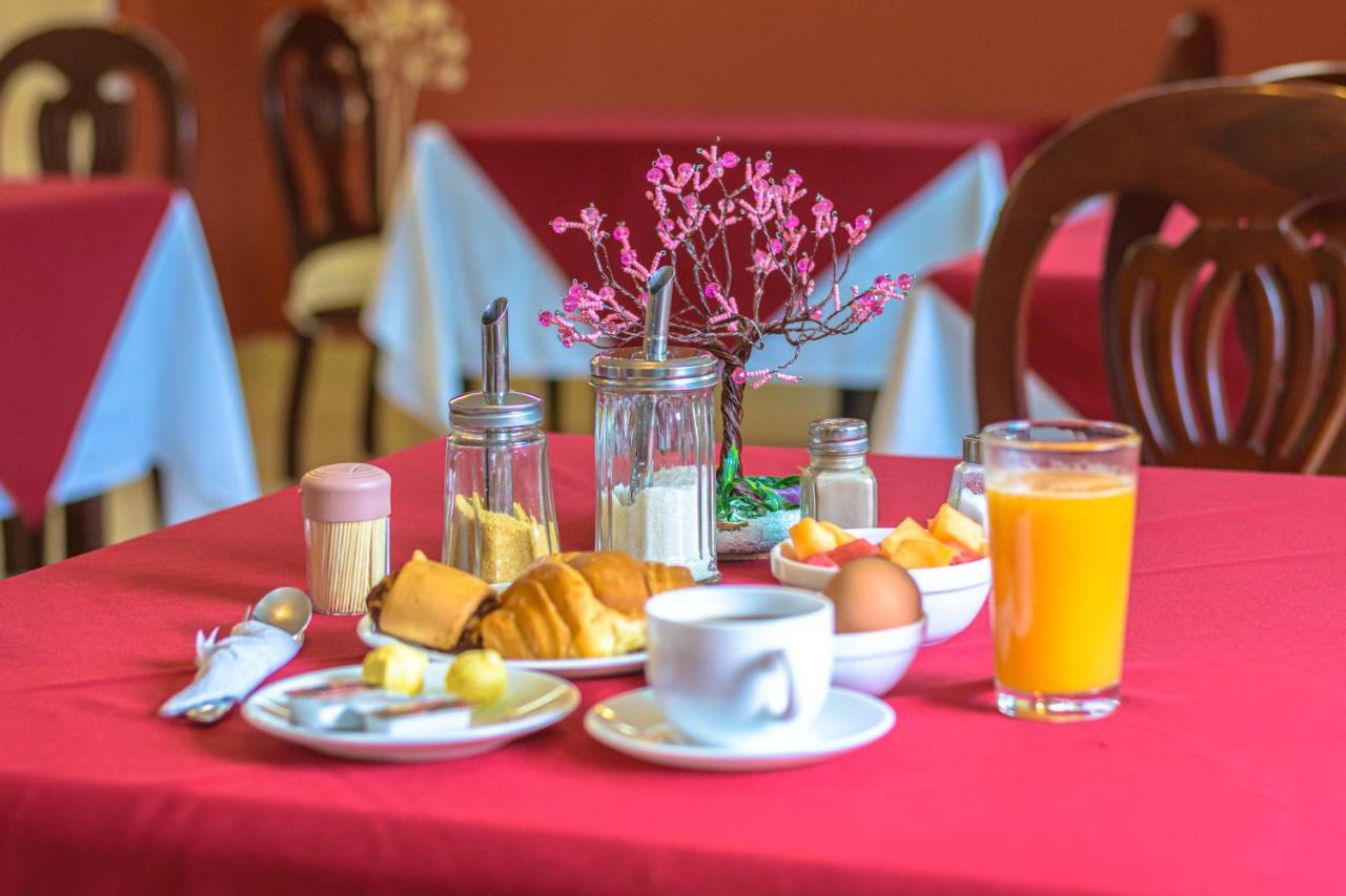 Hotel Cumbaya Sanvy Кито Экстерьер фото