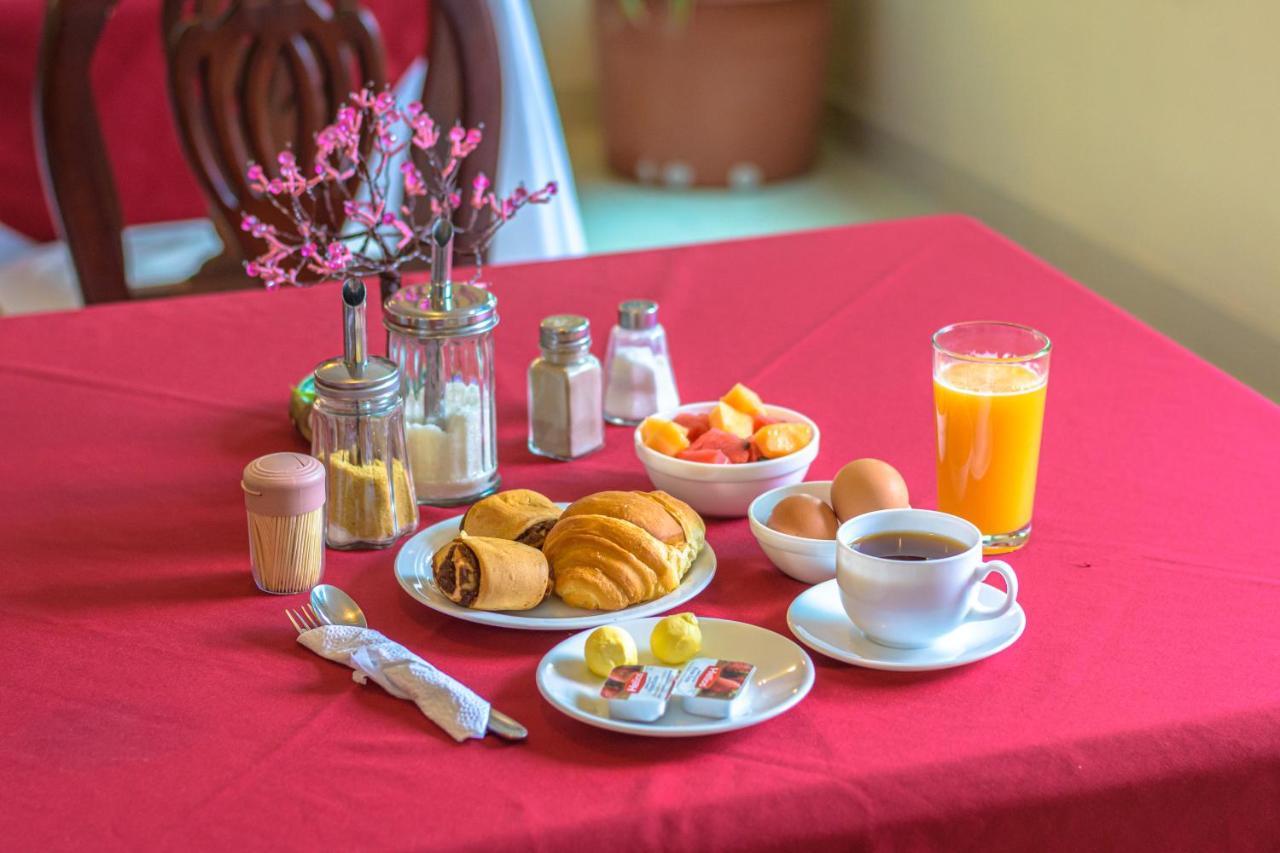 Hotel Cumbaya Sanvy Кито Экстерьер фото